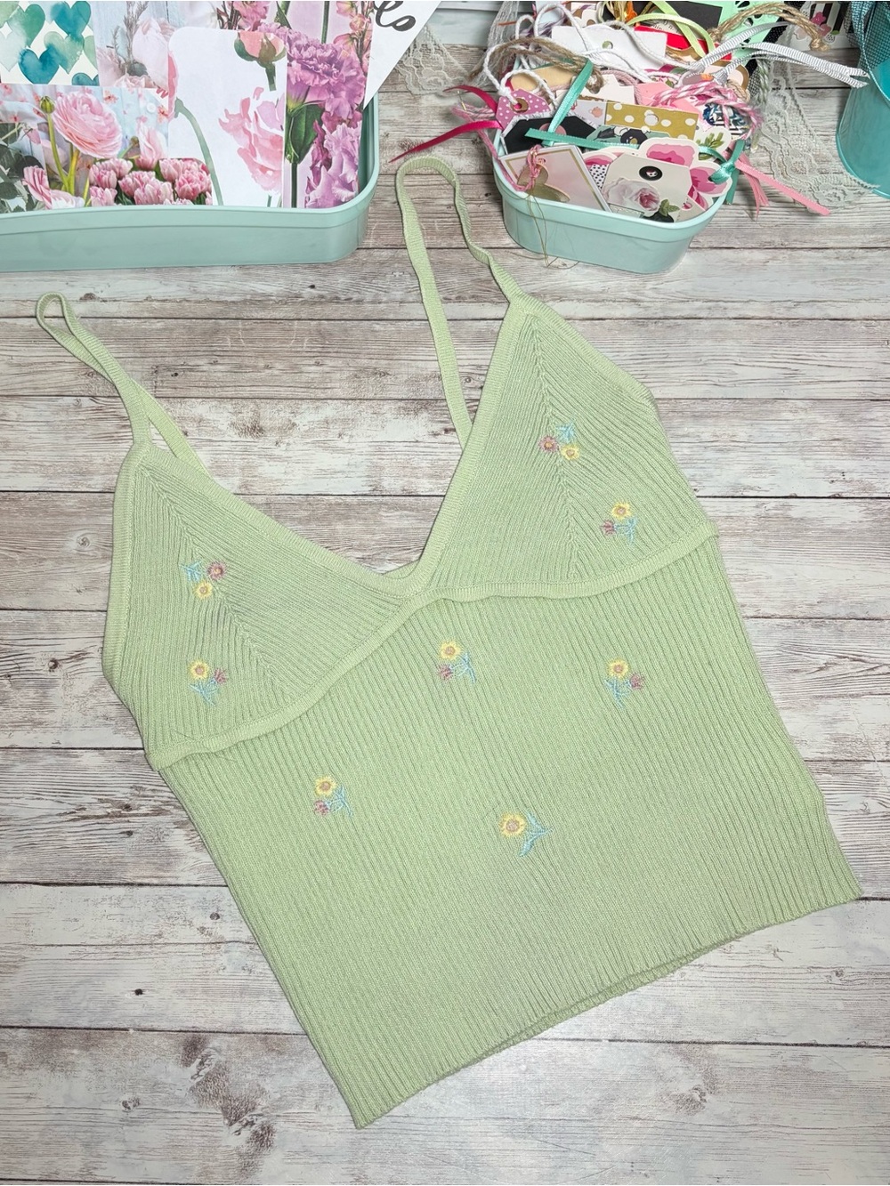 Light Green Floral Embroidered Cropped Tank Top Size S Cottagecore Fairy Pastel